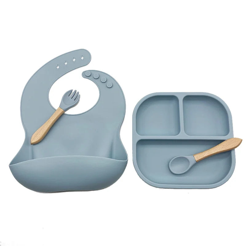 7-piece silicone bibs and feeding set