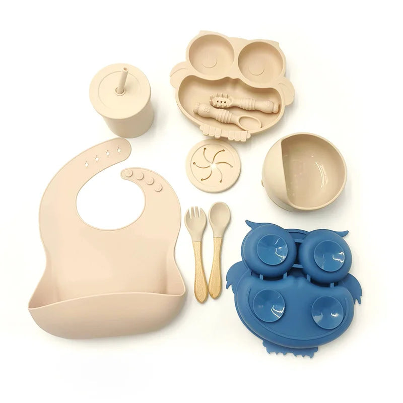 9-piece silicone bibs and self-feeding set