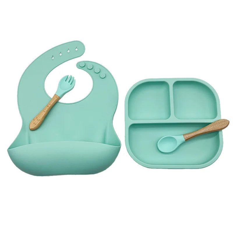 7-piece silicone bibs and feeding set