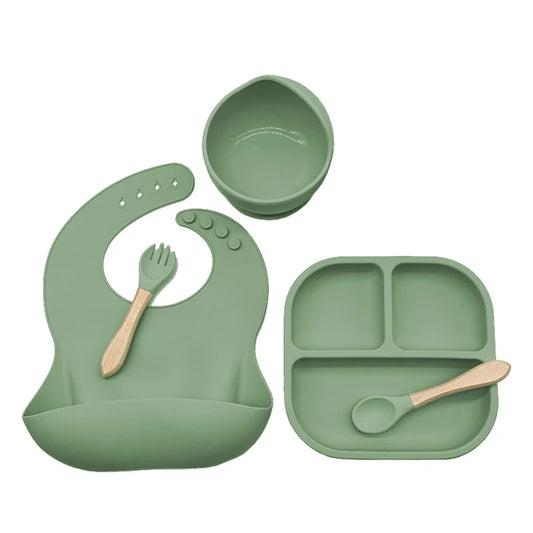 7-piece silicone bibs and feeding set