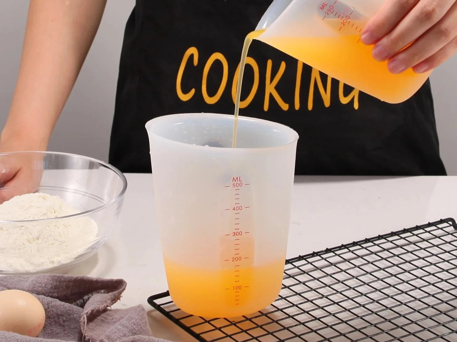 Semi - Transparent Silicone Measuring Cup 3 Sizes