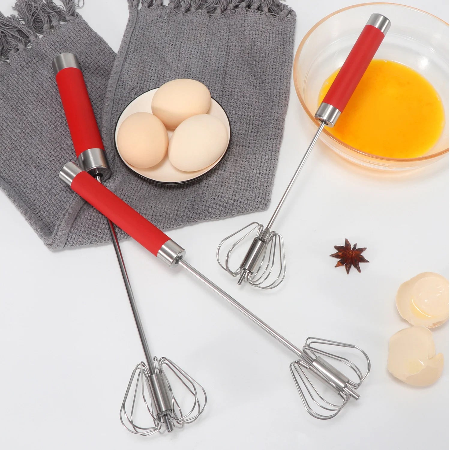 Semi-automatic rotating egg beater