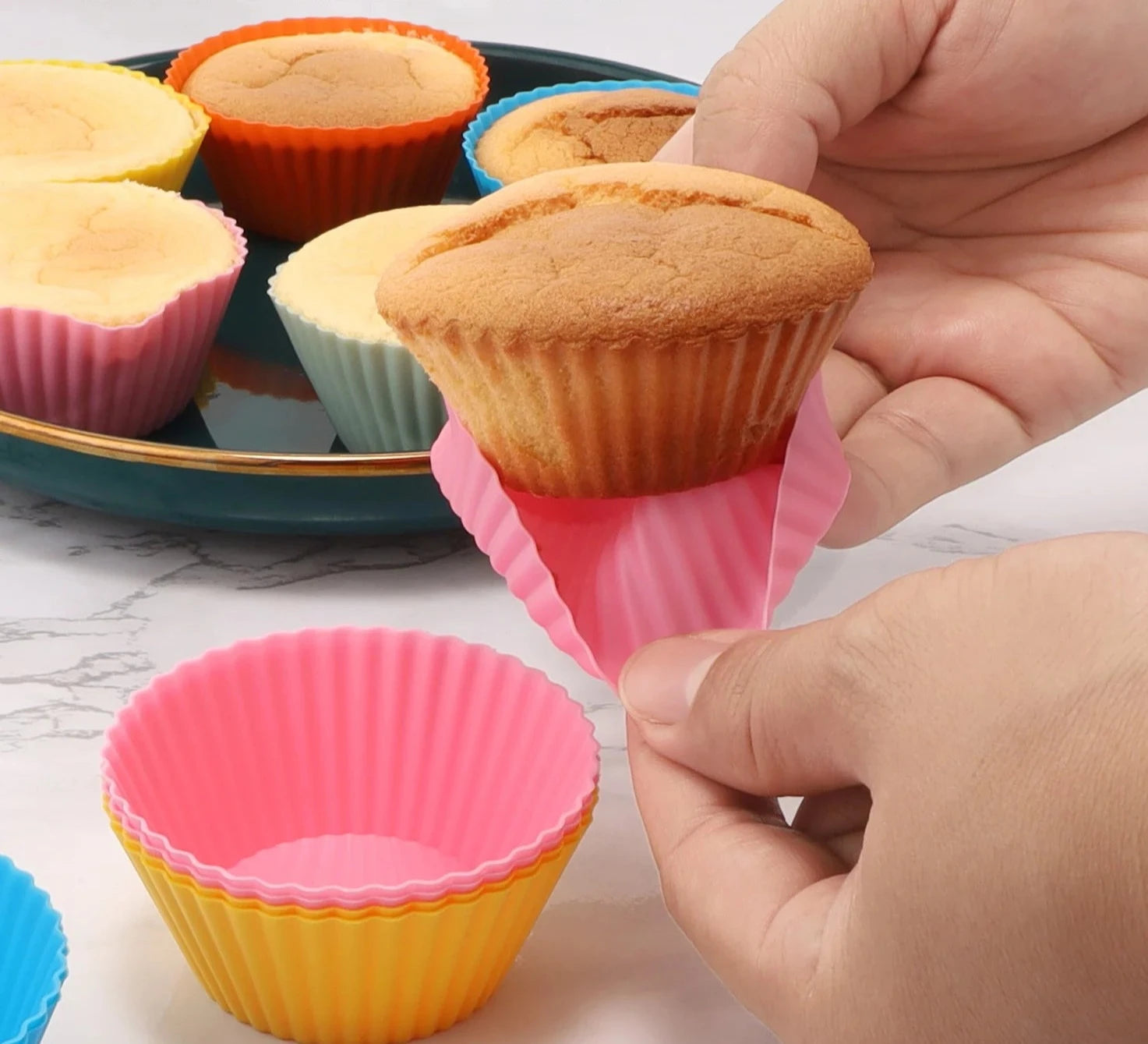 Set of 8 Silicone Cup Cake Molds