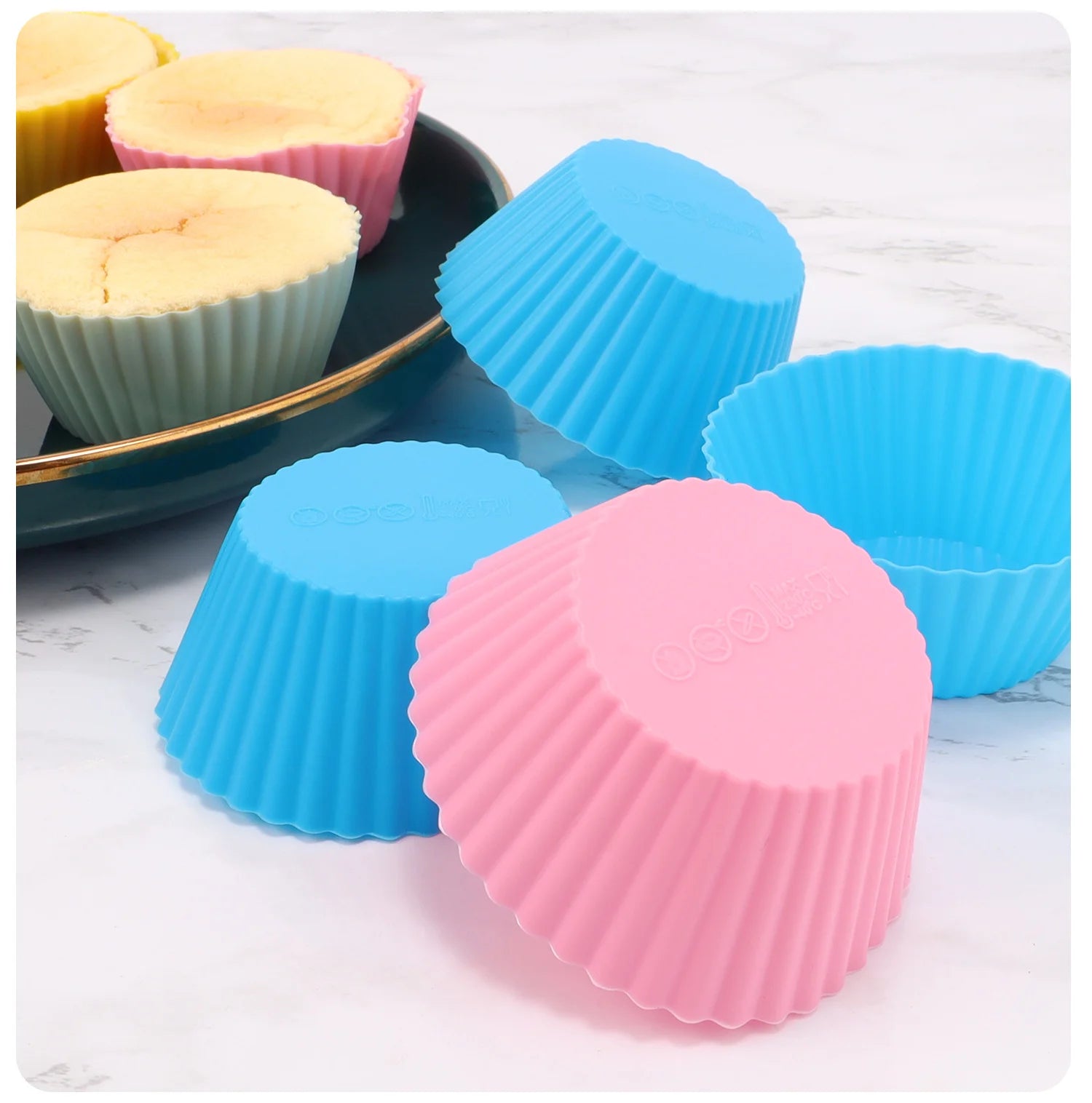 Set of 8 Silicone Cup Cake Molds