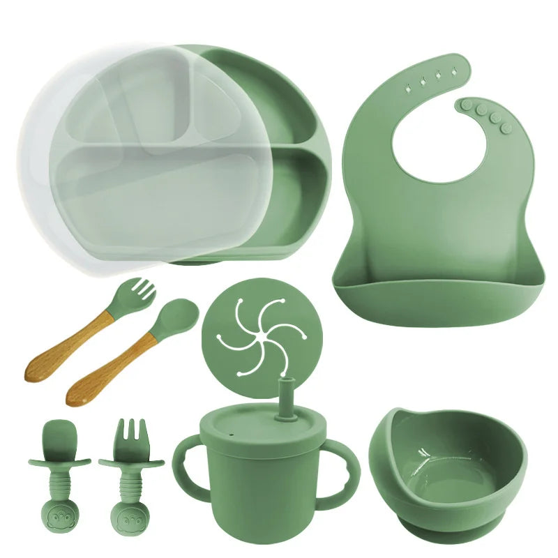 Green 8-piece silicone baby meal set